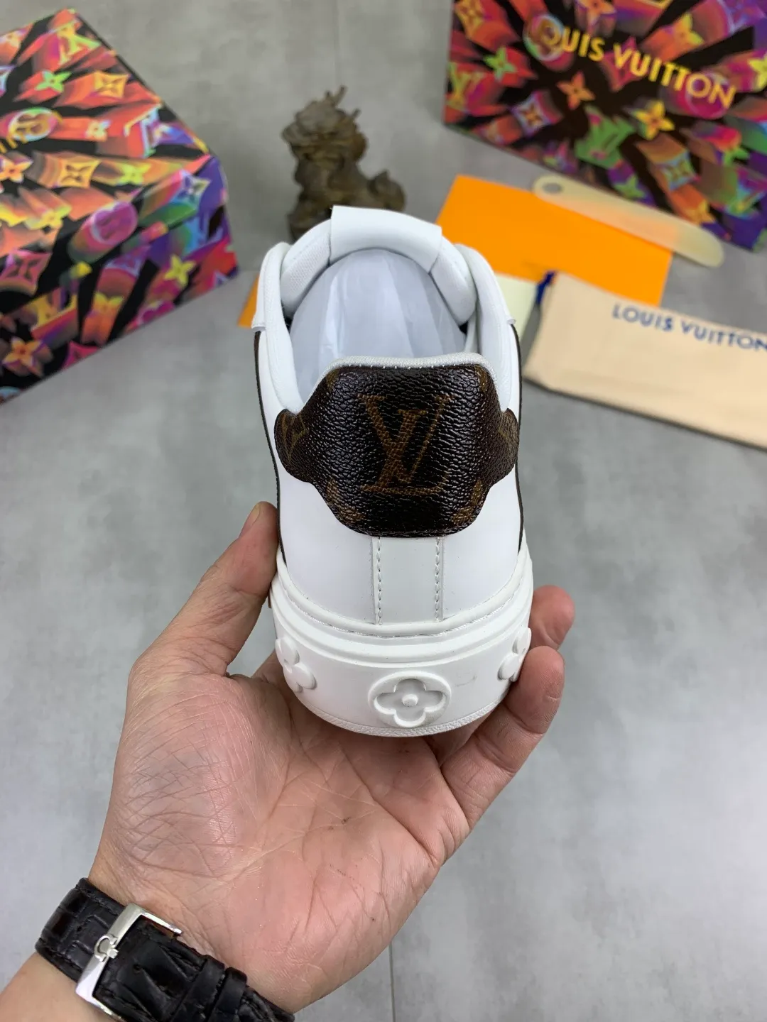 Men's men's shoes P520💰【New style】🆘High quality cowhide【Louis Vuitton】LV official website's latest model🎁casual and fashionable men's shoes👟hot style💥simple and elegant style, exclusive for trendy men. Unique official website's latest brand elements👑original decoration, fashionable and generous, the fabric is made of original denim➕comfortable and breathable mesh lining➕cow leather feet ✅The official website specifies wear-resistant casual outsole, the classic model is taken in real life🎬Color: 4️⃣colors available😍Number of codes: 38-44 Full set of packaging
